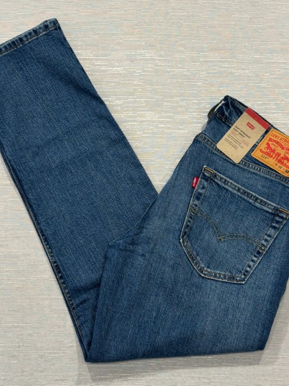 Levis 514 Jeans Mens 32 x 32 Straight Leg Regular Fit Medium Wash Denim Pants